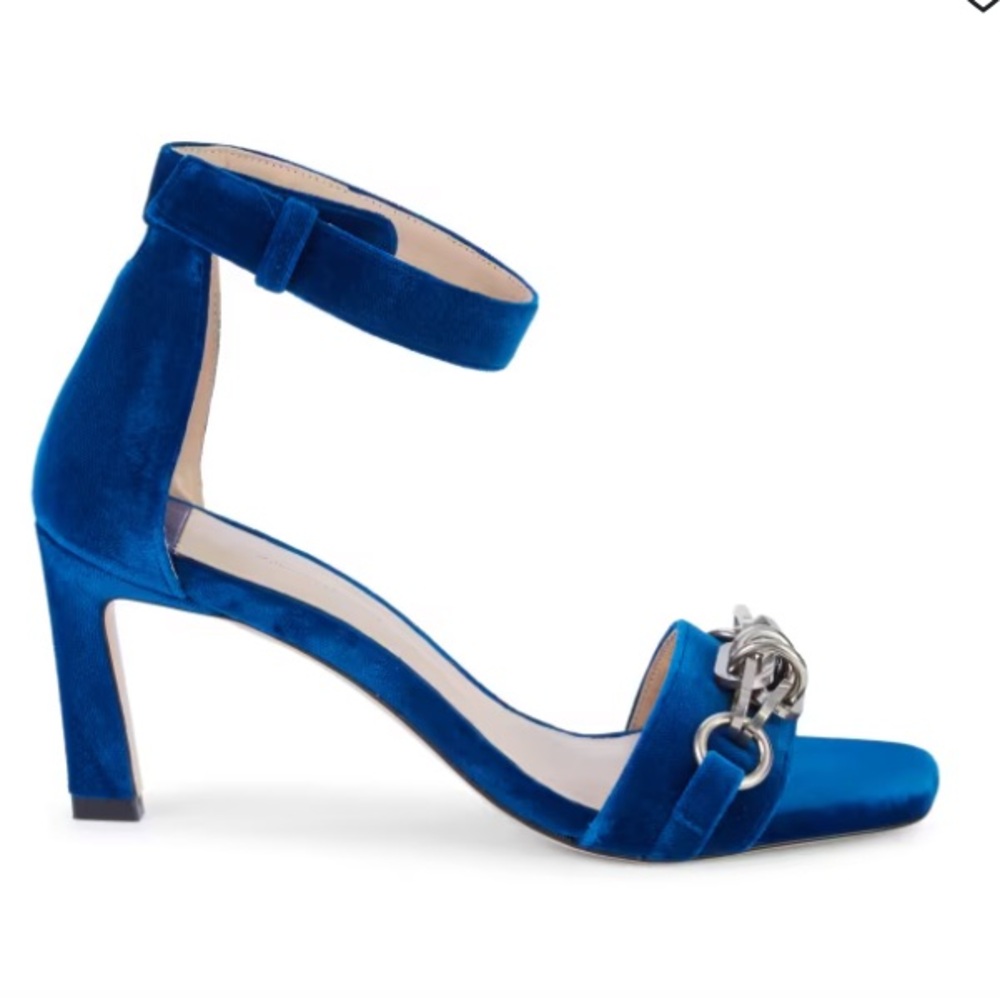 STUART WEITZMAN Link Chain-Embellished Velvet Heel. Size 7
